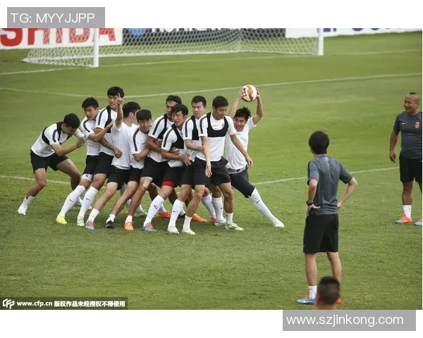 重庆足球队在钻石联赛中的逆袭之路与荣耀时刻全景回顾 重庆足球队在钻石联赛中的逆袭之路与荣耀时刻全景回顾